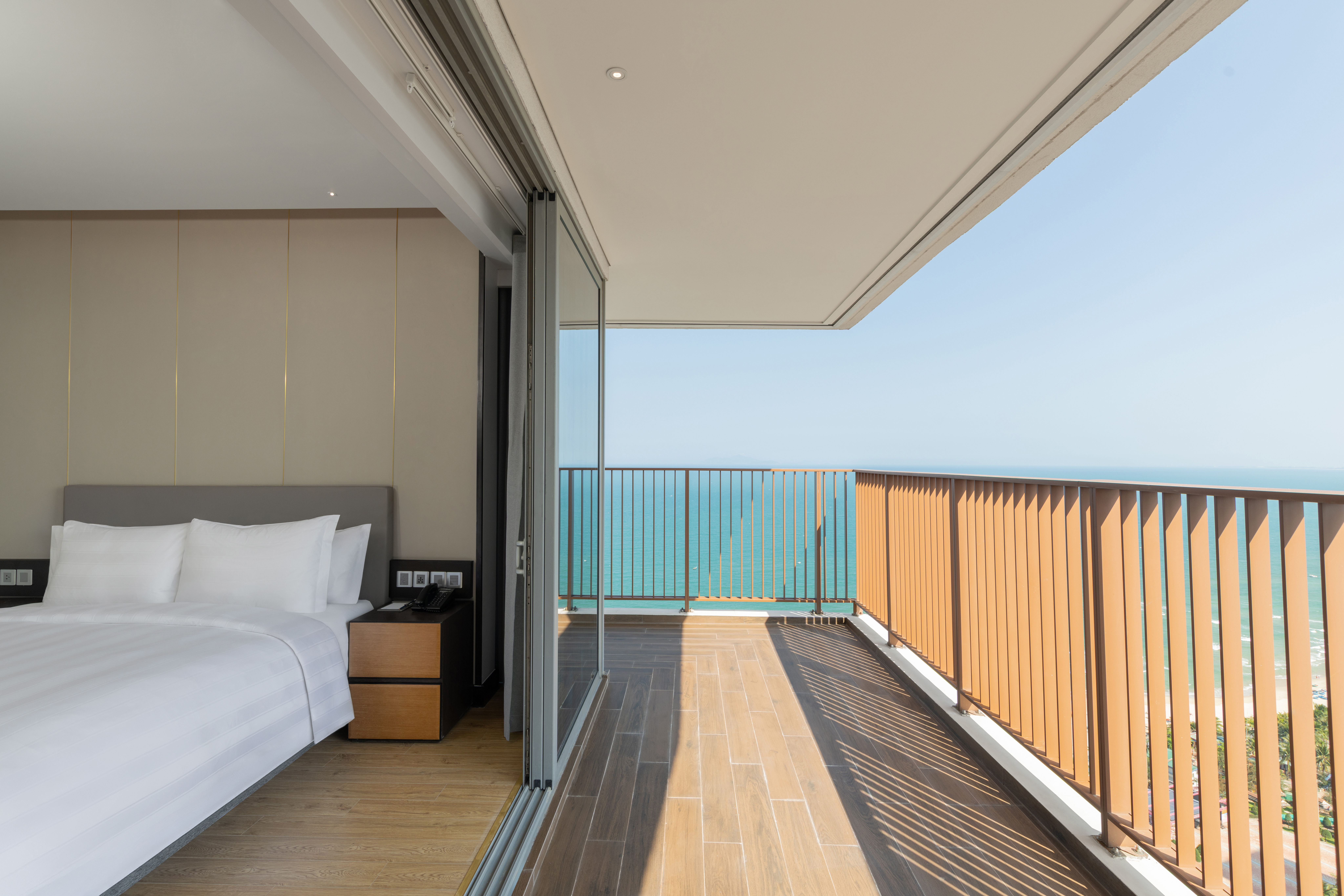 3 BEDROOM GRAND SUITE, PANORAMIC OCEAN VIEW