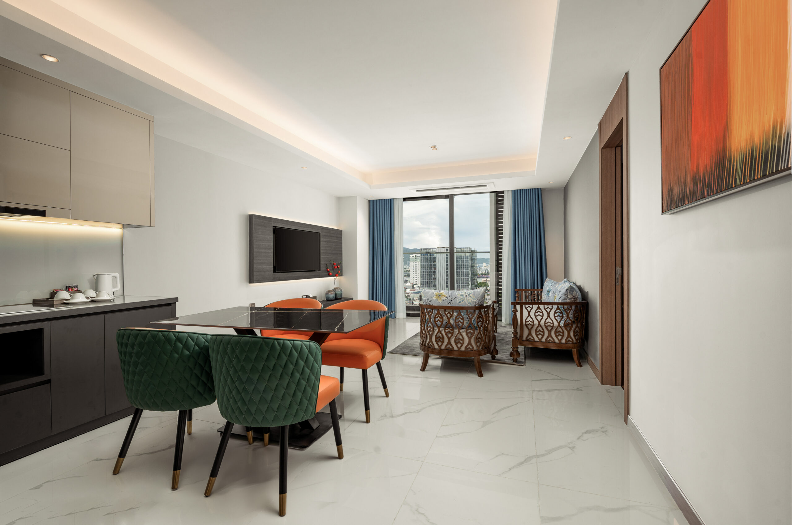 EXECUTIVE 2-BEDROOM SUITE RIVER VIEW