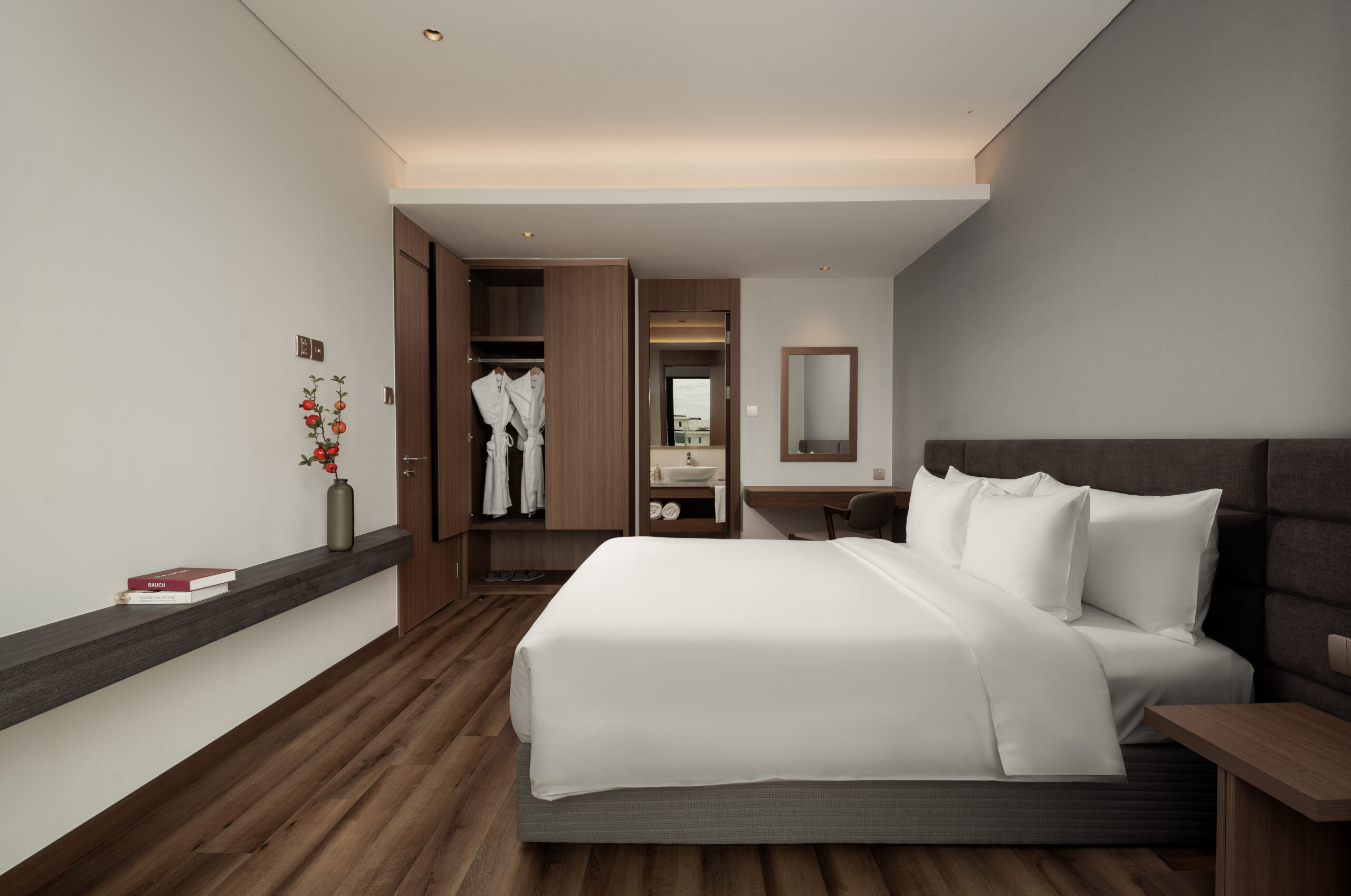 EXECUTIVE 3-BEDROOM SUITE RIVER VIEW