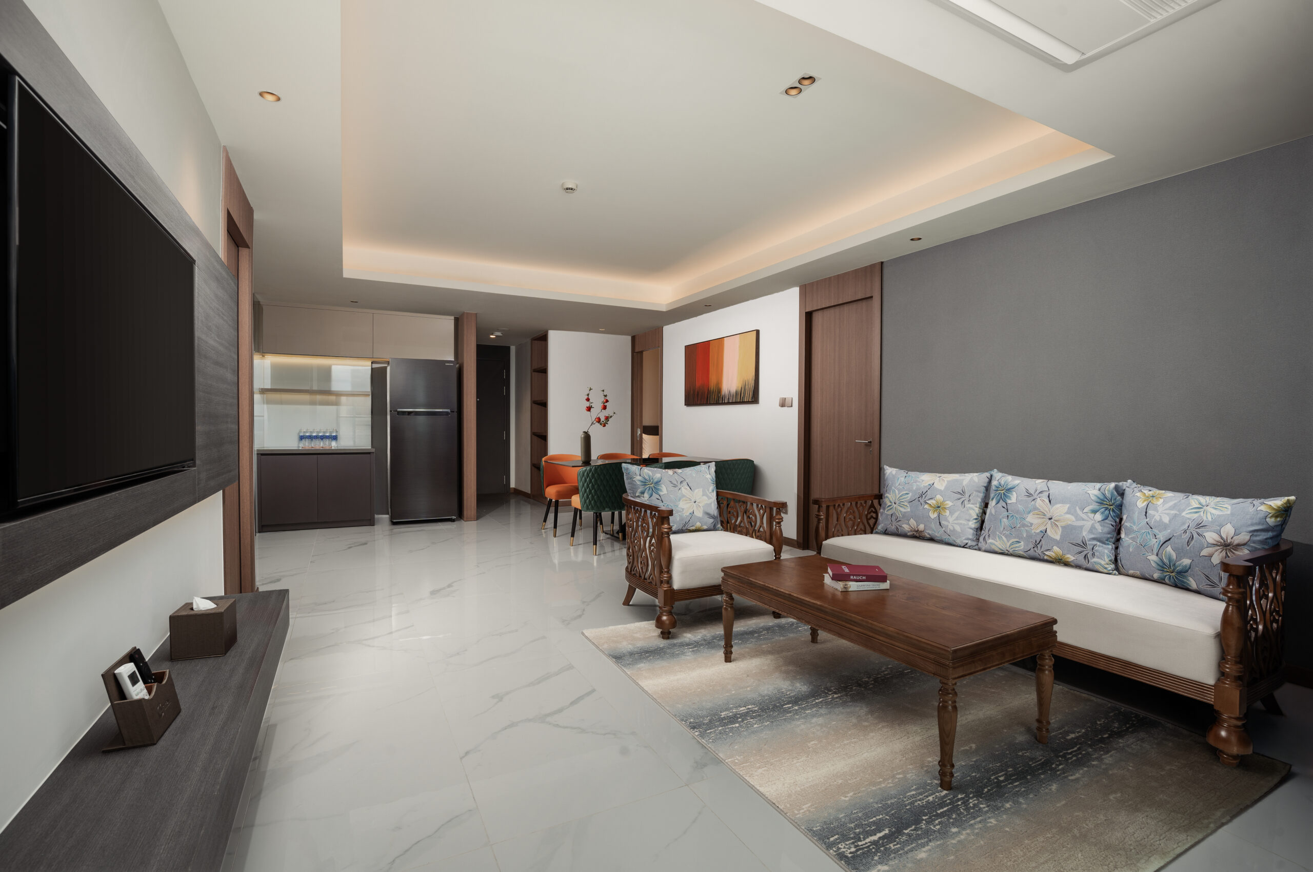 EXECUTIVE 3-BEDROOM SUITE RIVER VIEW
